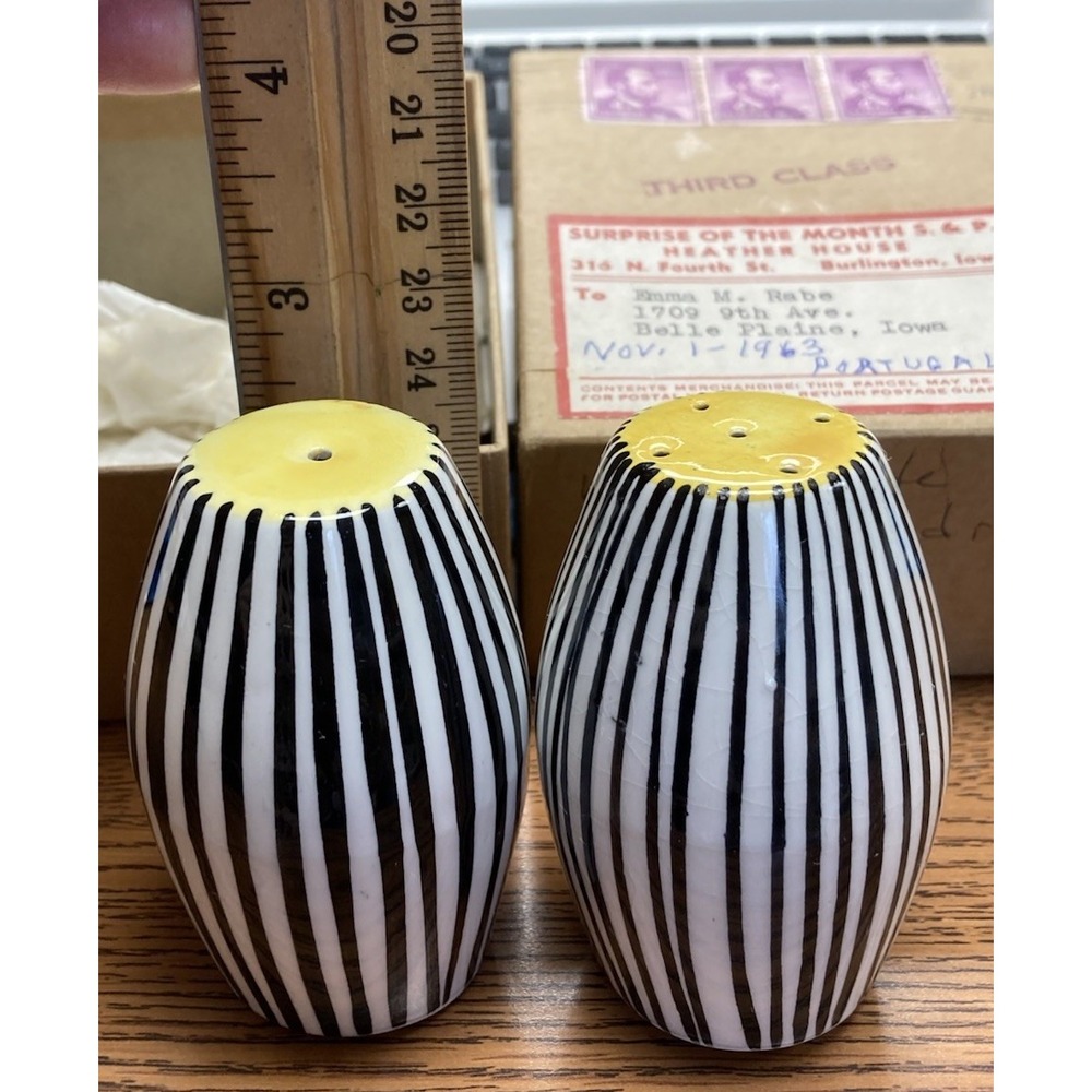 Vintage Secla Black & White Drum Style Salt & Pepper Shakers Portugal - Picture 9 of 15